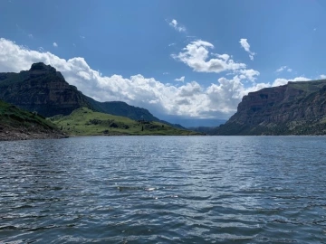 Yellowtail Dam Reservoir also known as the Big Horn River Canyon. Near the location of where the seven sacred rams saved Big Metal